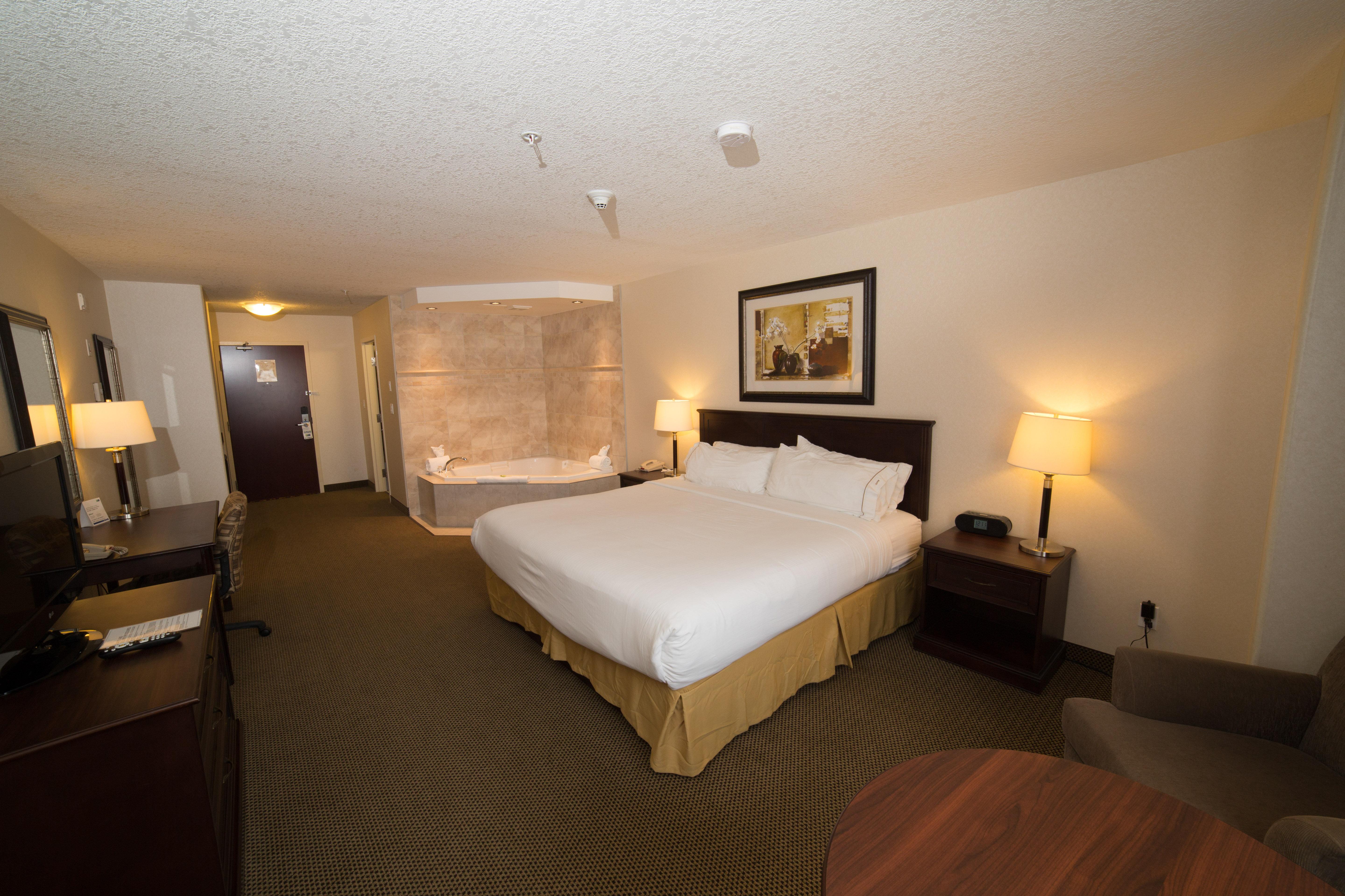 Holiday Inn Express & Suites Whitecourt By Ihg Dış mekan fotoğraf