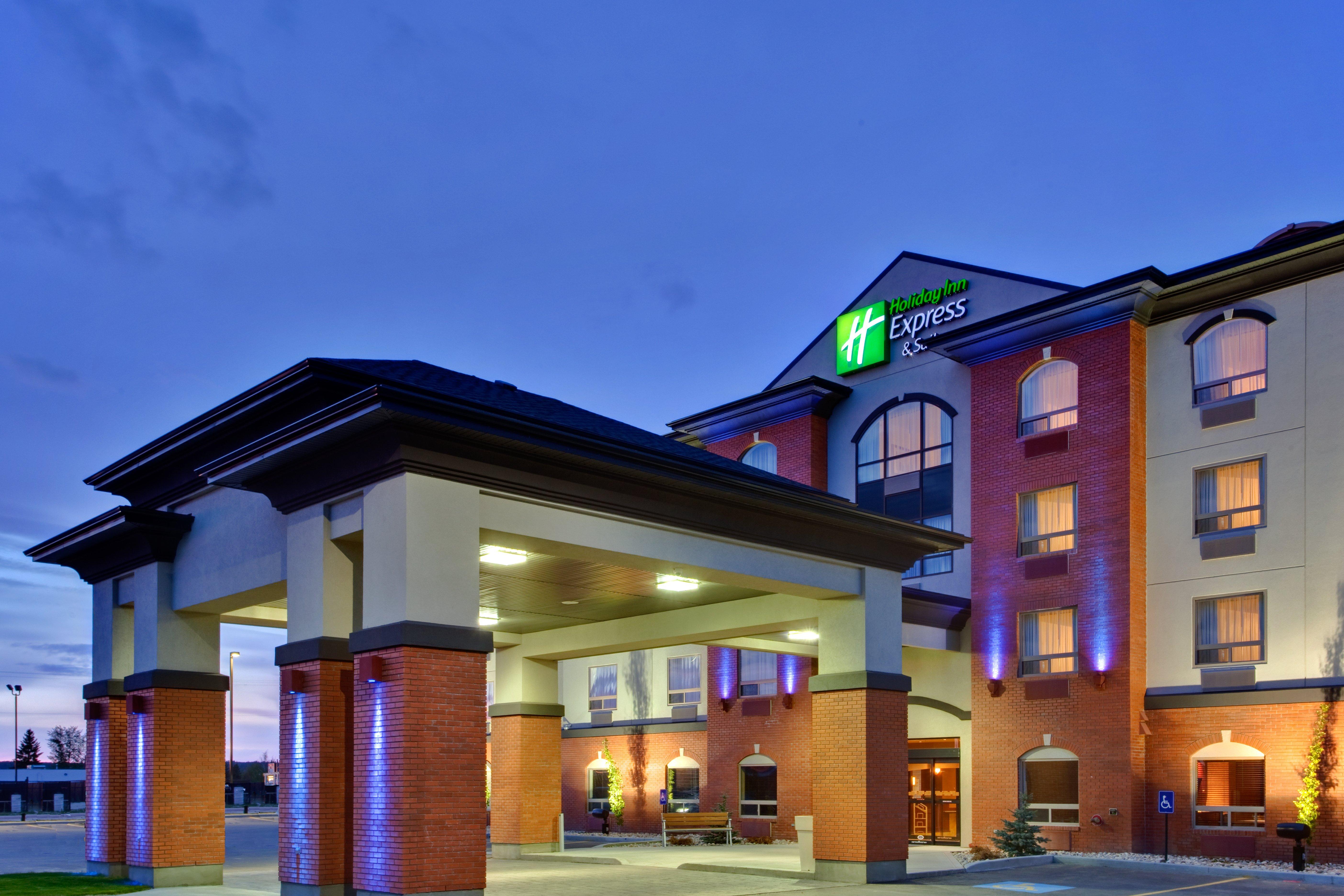 Holiday Inn Express & Suites Whitecourt By Ihg Dış mekan fotoğraf