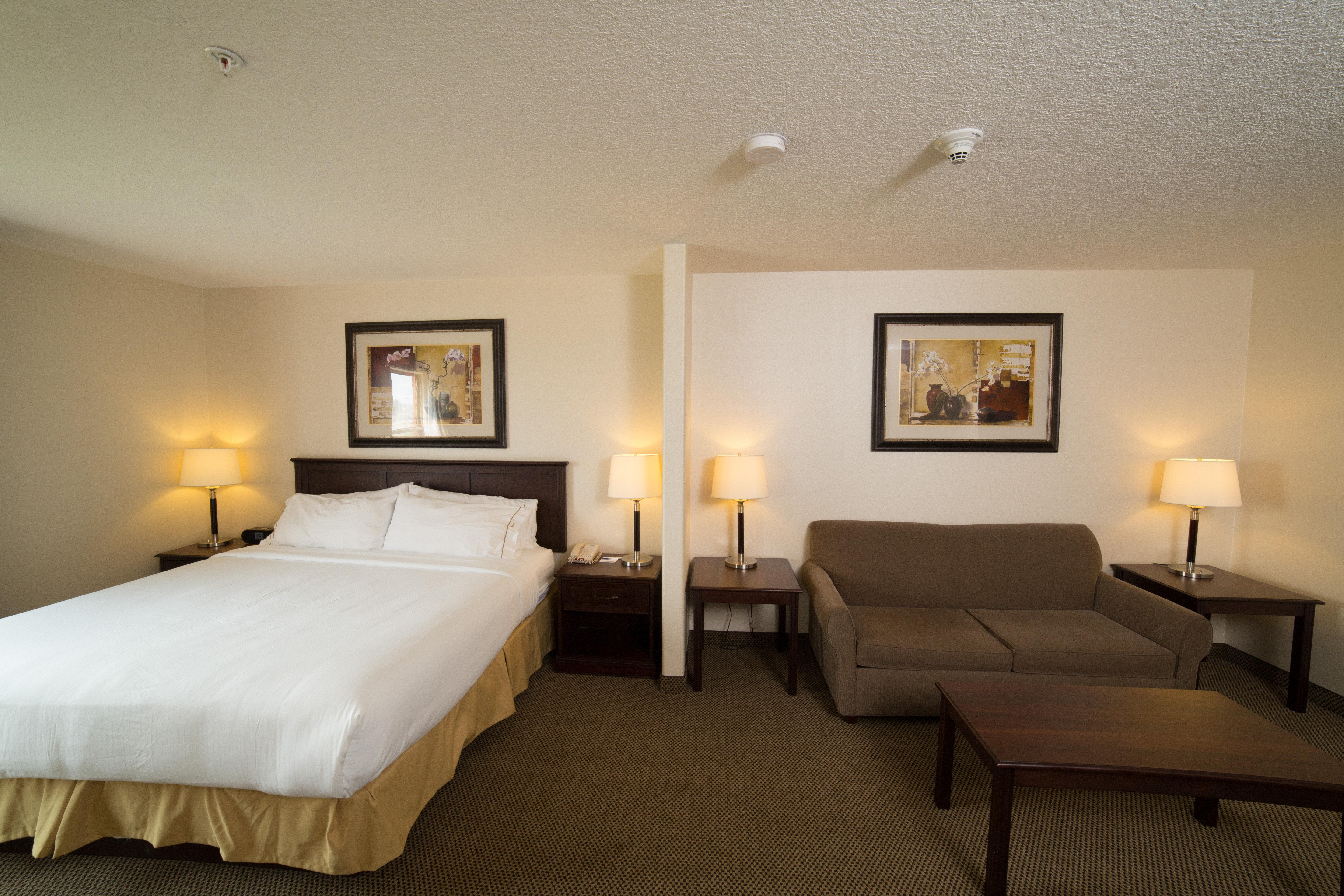 Holiday Inn Express & Suites Whitecourt By Ihg Dış mekan fotoğraf