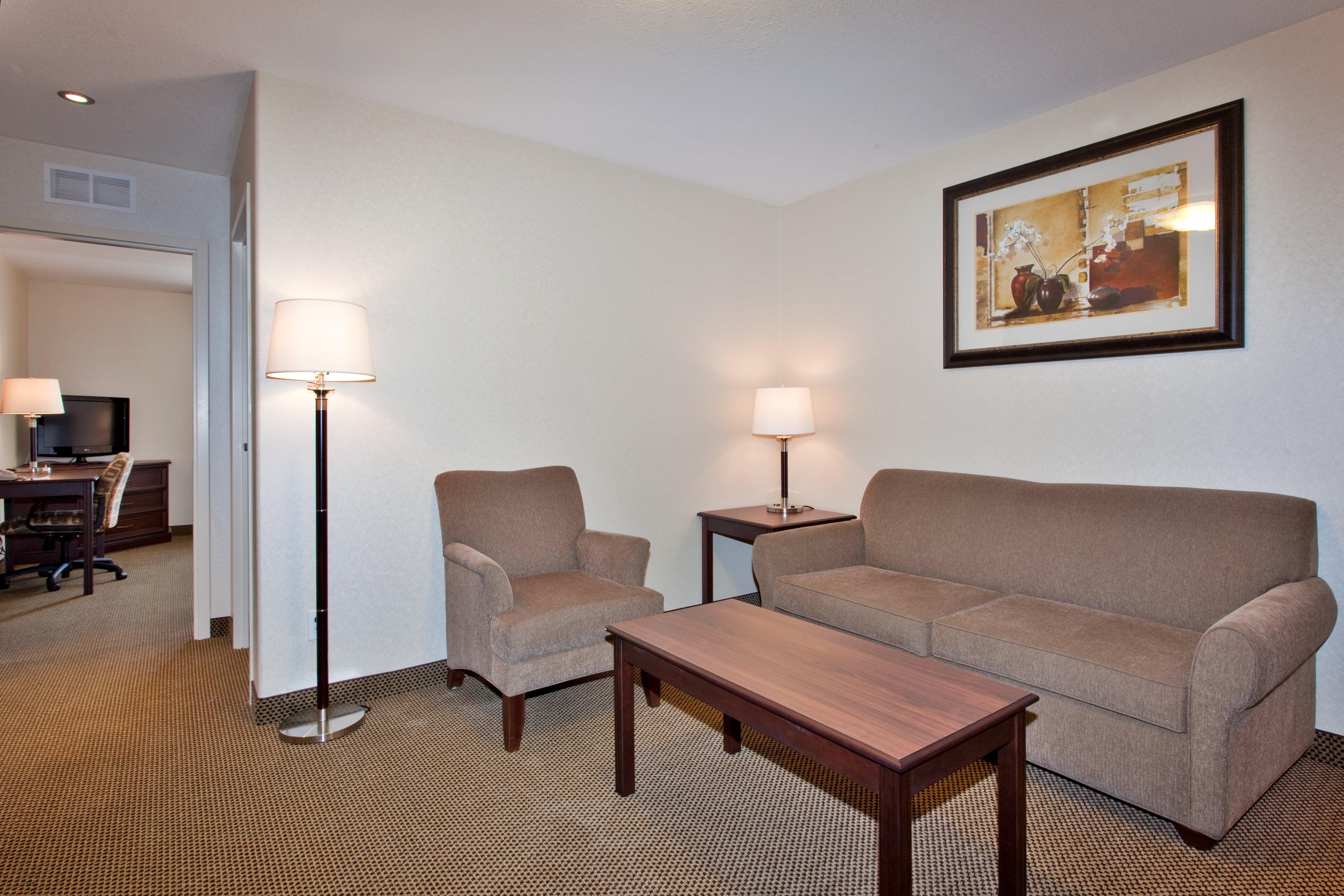 Holiday Inn Express & Suites Whitecourt By Ihg Oda fotoğraf