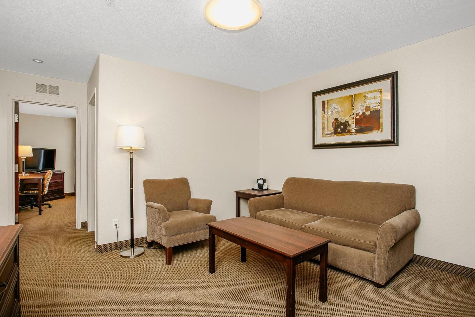 Holiday Inn Express & Suites Whitecourt By Ihg Dış mekan fotoğraf