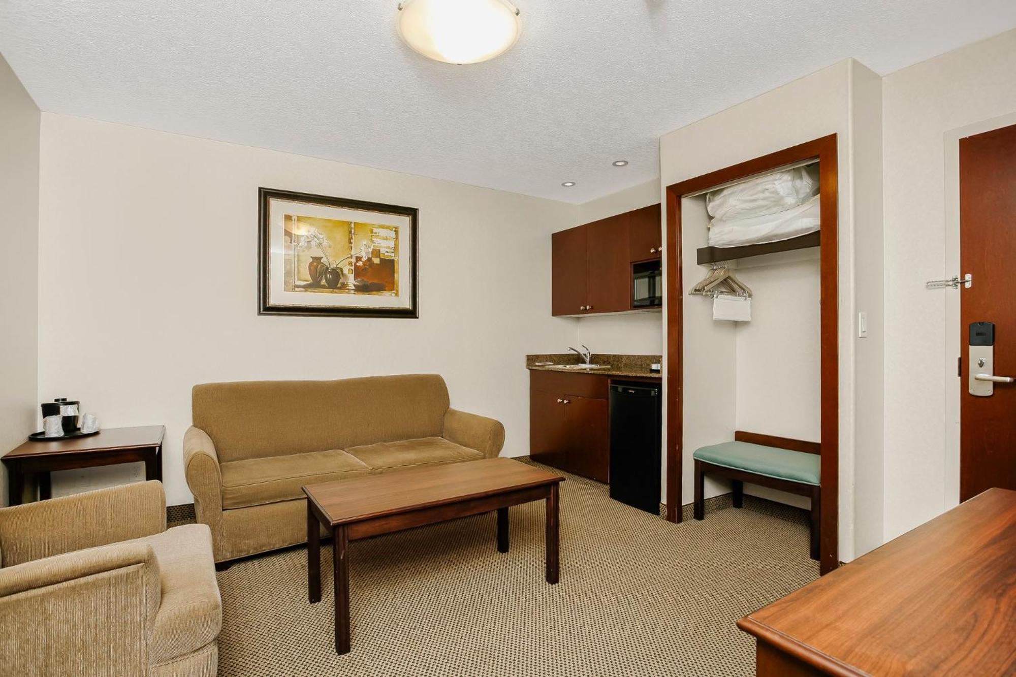 Holiday Inn Express & Suites Whitecourt By Ihg Dış mekan fotoğraf